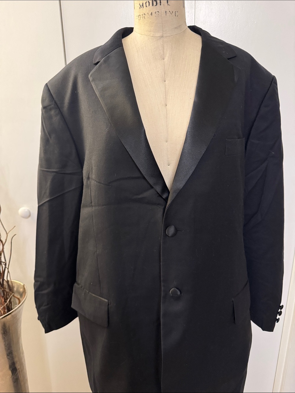 croft & barrow Black Men's Two-Button tuxedo - Picture 2 of 8